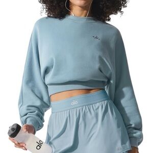 Alo Yoga Cropped Accolade Crew Neck in Celestial Blue